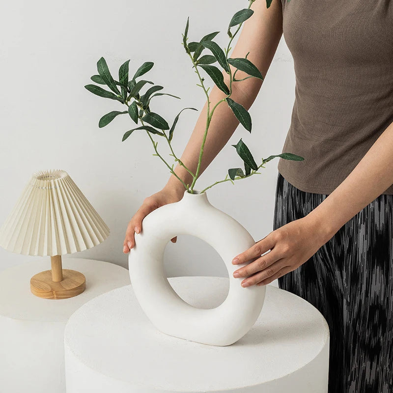 Nordic White Bud Vase – Minimalist Floral Arrangement Vase for Living Room