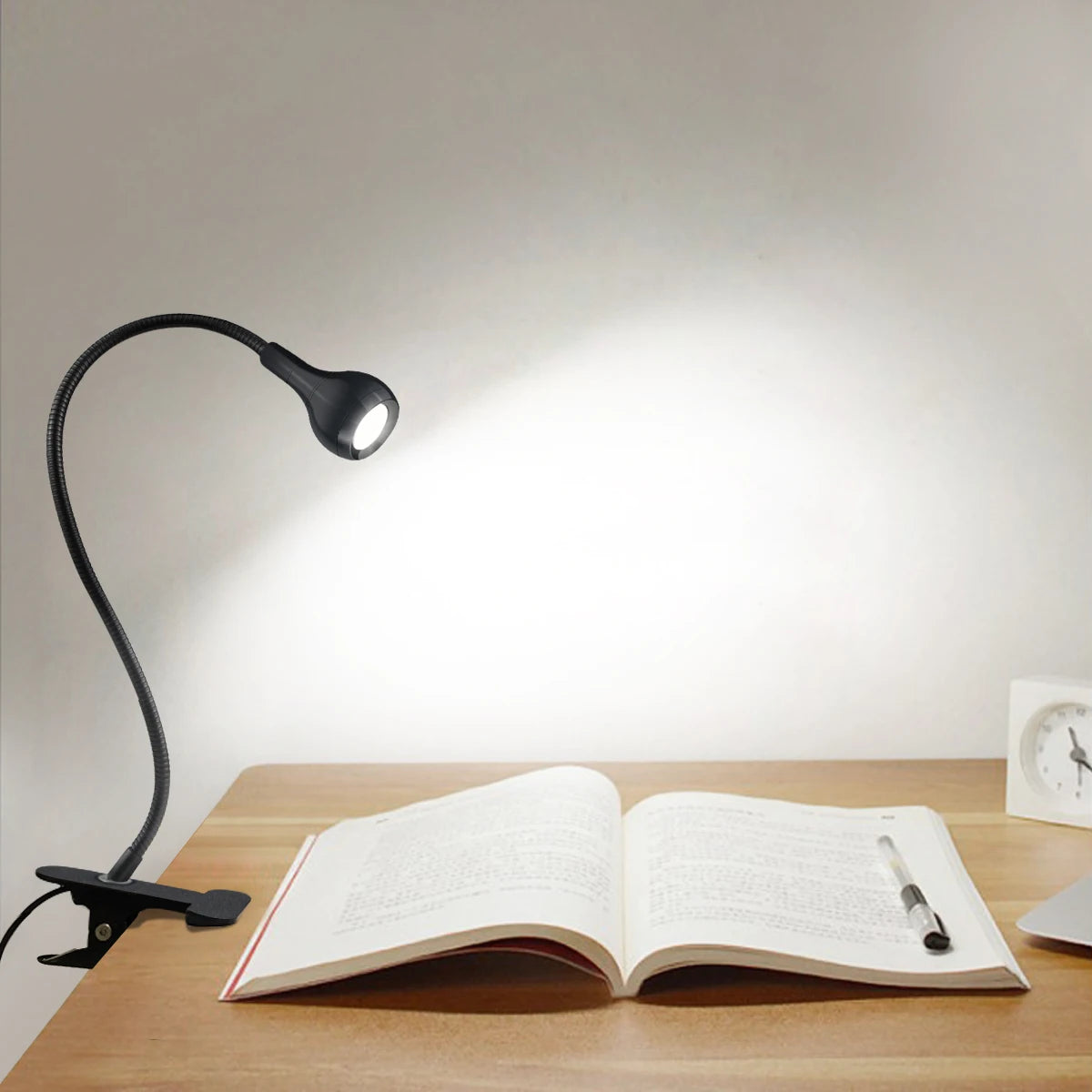 360° Gooseneck Clip-On Desk Lamp – USB Eye-Care Reading Light